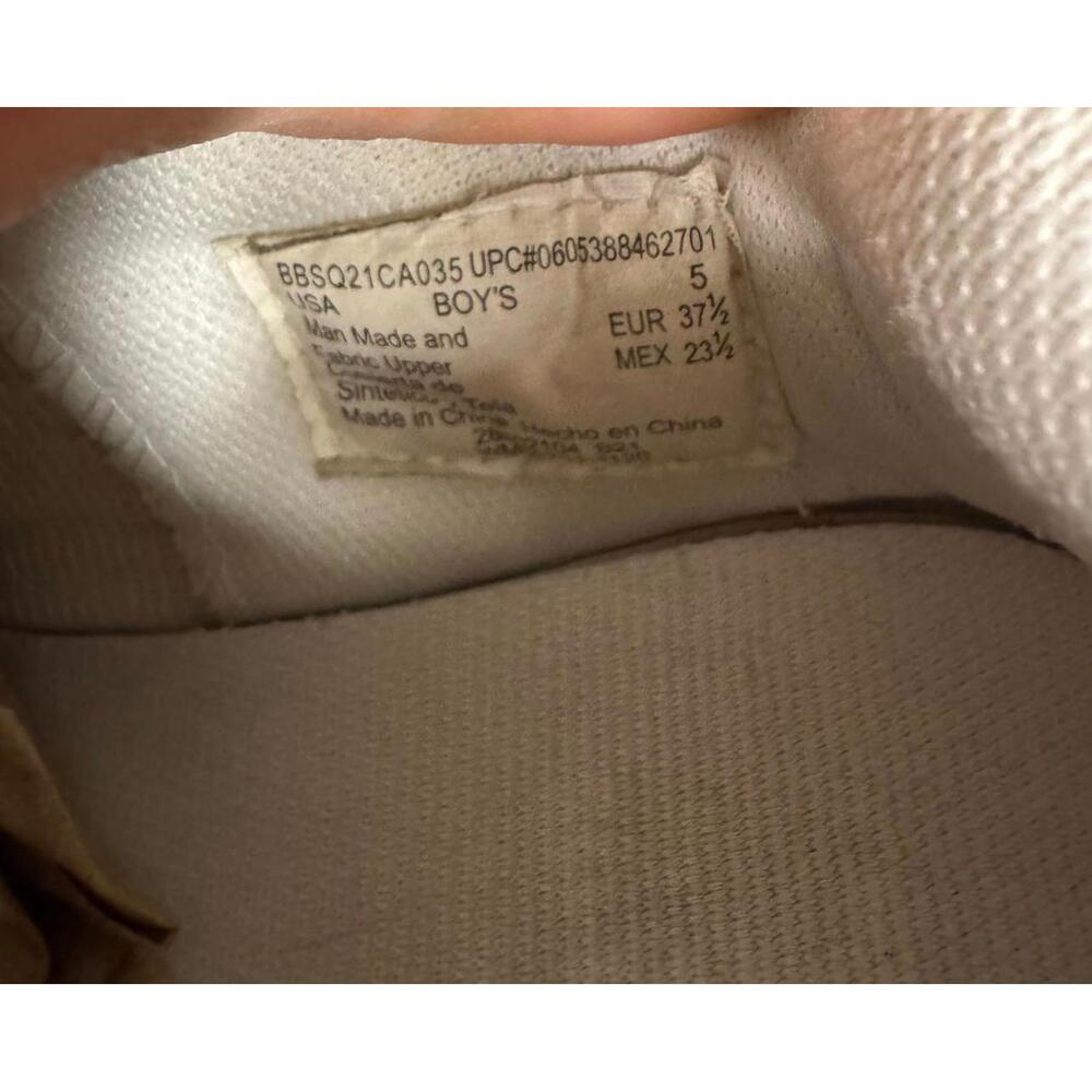 Fresh White Shaq Sneakers - Perfect for Fall Sports Boys Size 5 - Picture 4 of 7